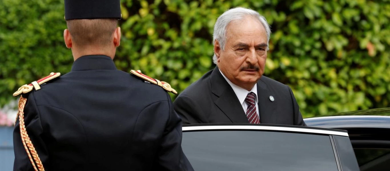 Το Βερολίνο πιέζει τον Χάφταρ να αφήσει τον Σάρατζ στην εξουσία: Αιφνιδιαστικά στην Λιβύη για συνάντηση ο Γερμανός ΥΠΕΞ